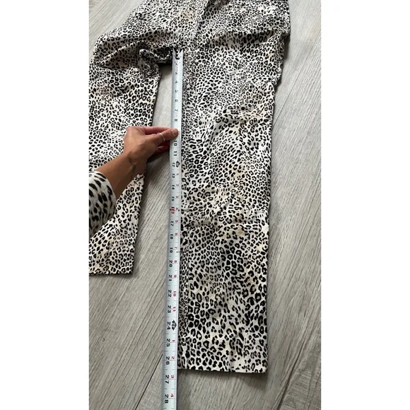 Chico’s so slimming animal print ankle pants size 4 - Picture 4 of 10